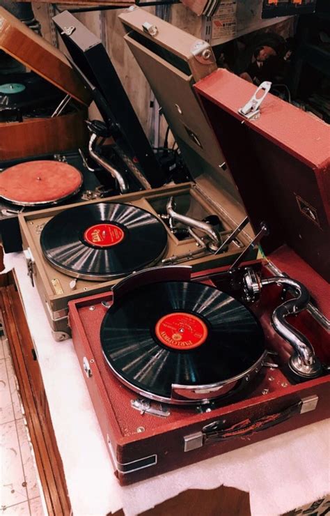 Rock Müziğinin Yeniden Canlanışı: Vinyl Çılgınlığı, Retro Moda ve Nostalji Rüzgarı